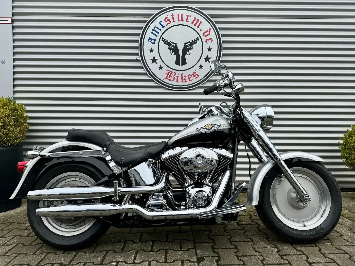 Harley-Davidson FLSTFI Softail Fat Boy 100th Anniversary Stříbrná - 1