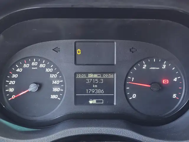 Mercedes-Benz Sprinter view 8