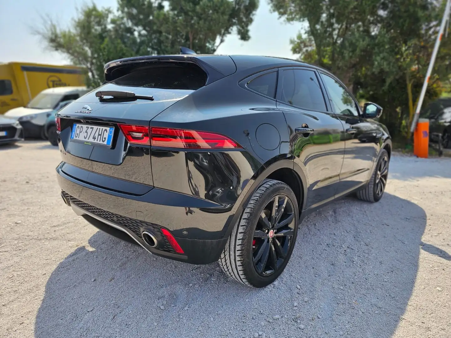Jaguar E-Pace E-Pace 2.0d i4 R-Dynamic HSE awd 180cv auto my19 Fekete - 2