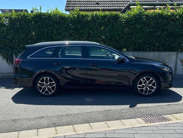 Imagine Kia Ceed SW / cee'd SW Ceed SW 1.5 T-GDI DCT7 OPFPlatinum Edition