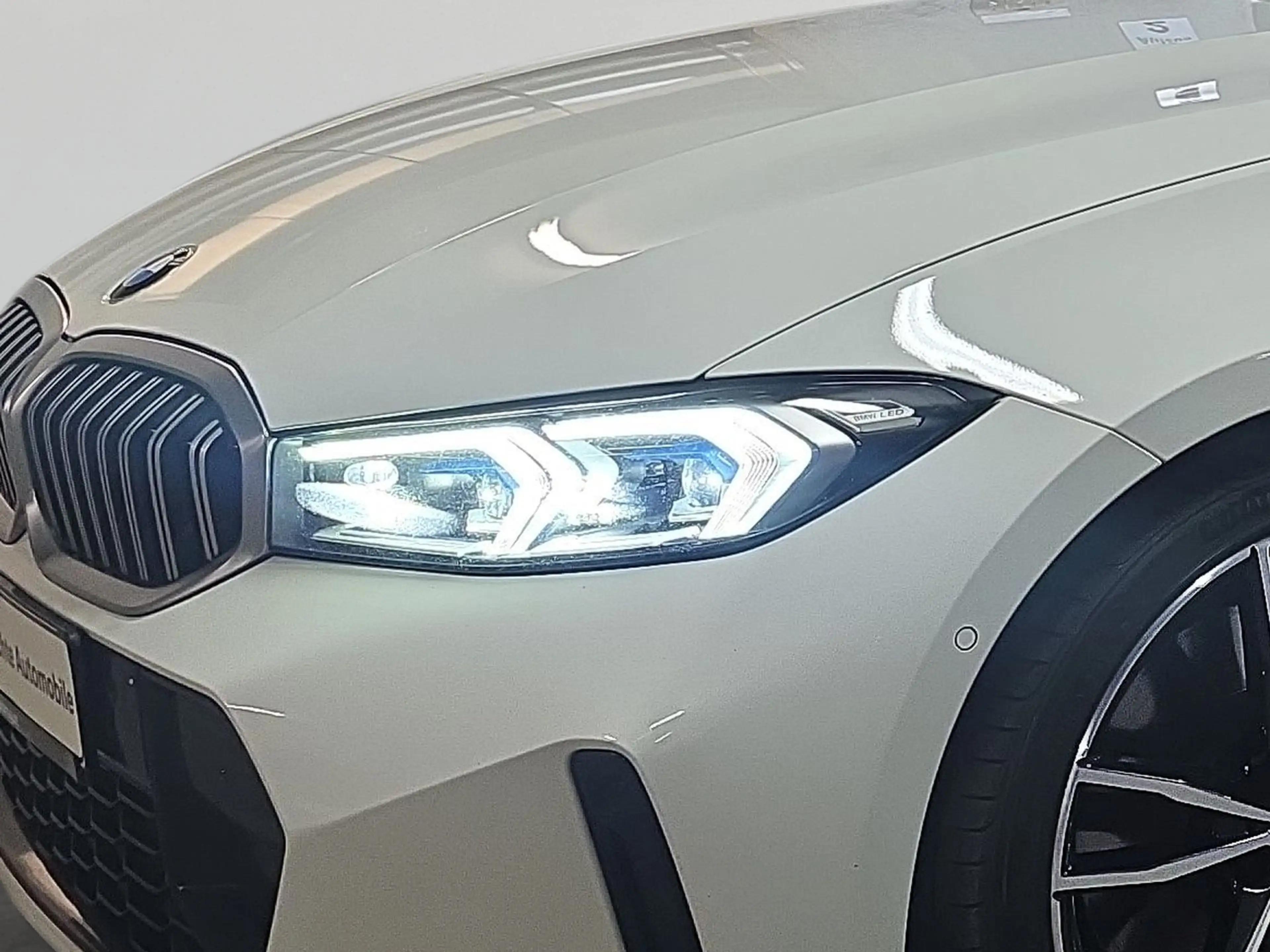 BMW 330 d M-Sport*AHK*Panoramadach*19"*Parkassist — photo 5