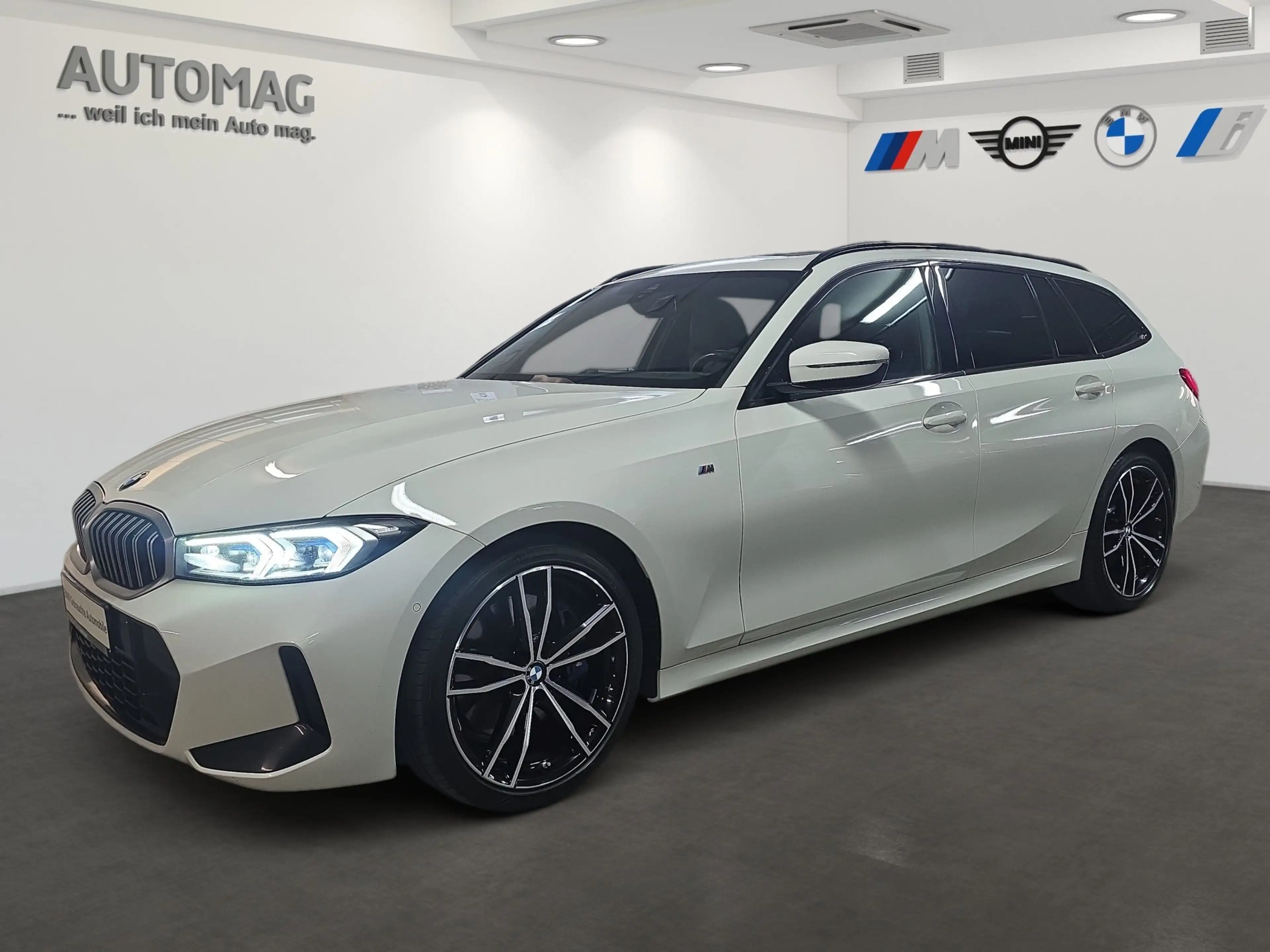 BMW 330 d M-Sport*AHK*Panoramadach*19"*Parkassist