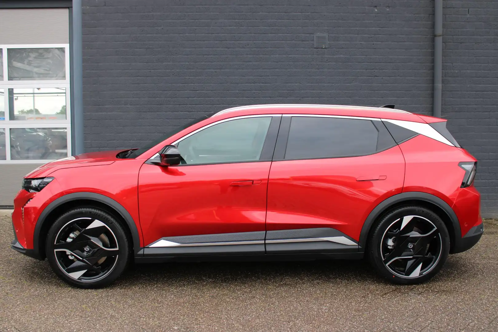 Renault Scenic E-Tech EV87 long range iconic Modeljaar 25 | Leder Rood - 2