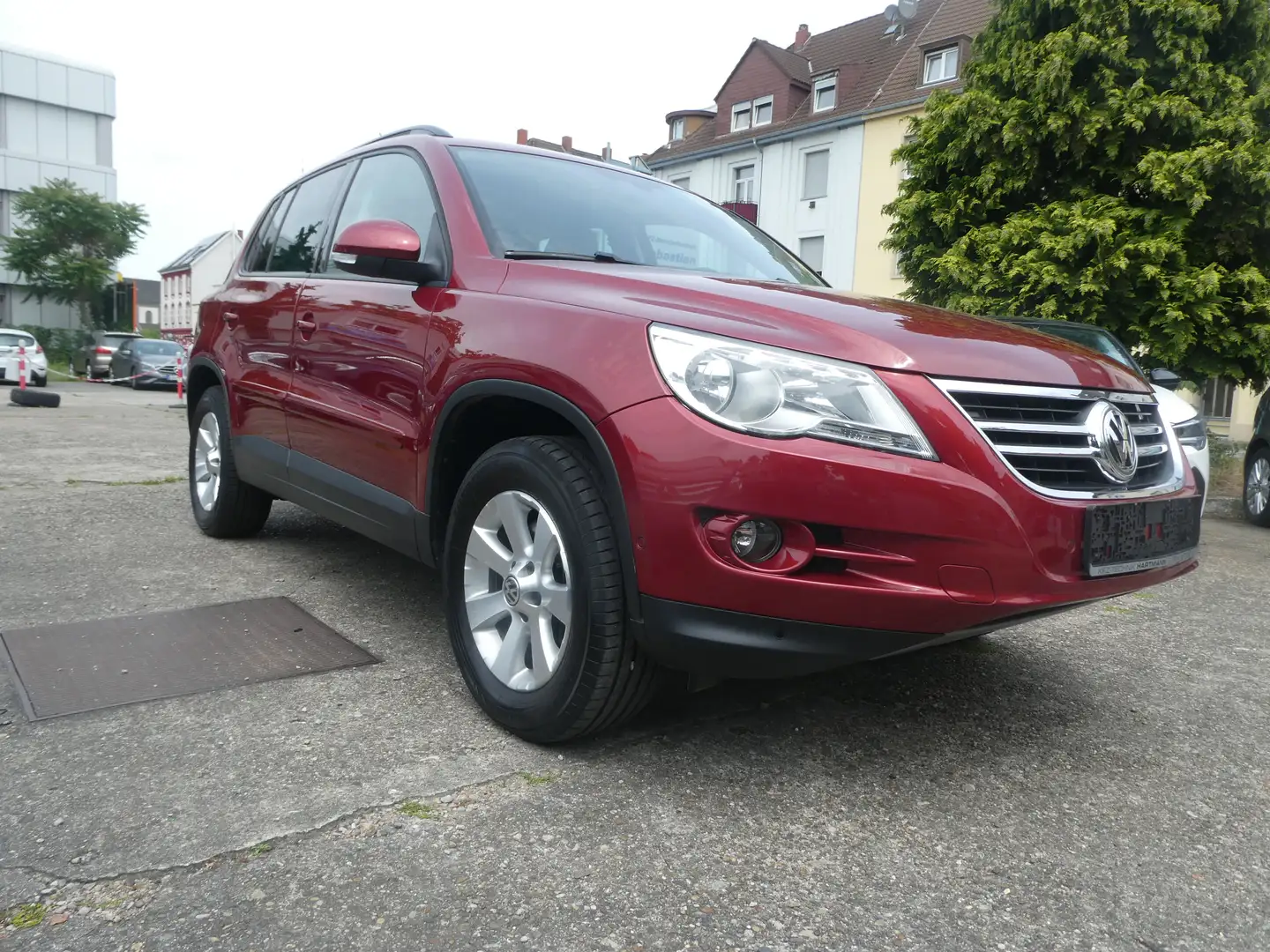 Volkswagen Tiguan Track **4x4**Automatic**8-fach**2.Hand** Rojo - 1