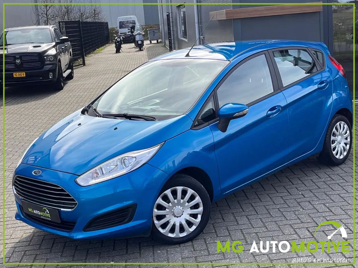 Ford Fiesta 1.0 Style | navigatie | airco | nl auto Blauw - 2