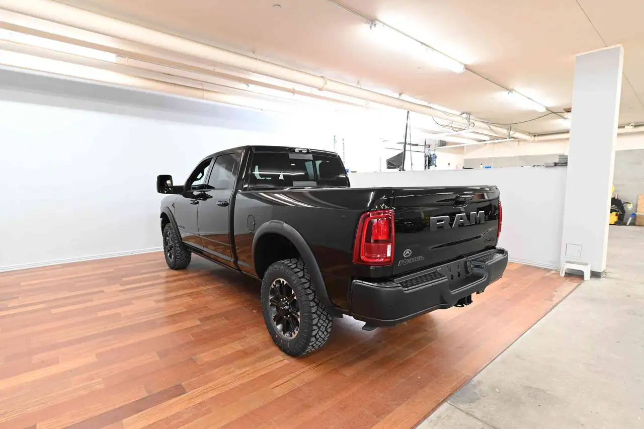 RAM 2500 снимка RAM 2500