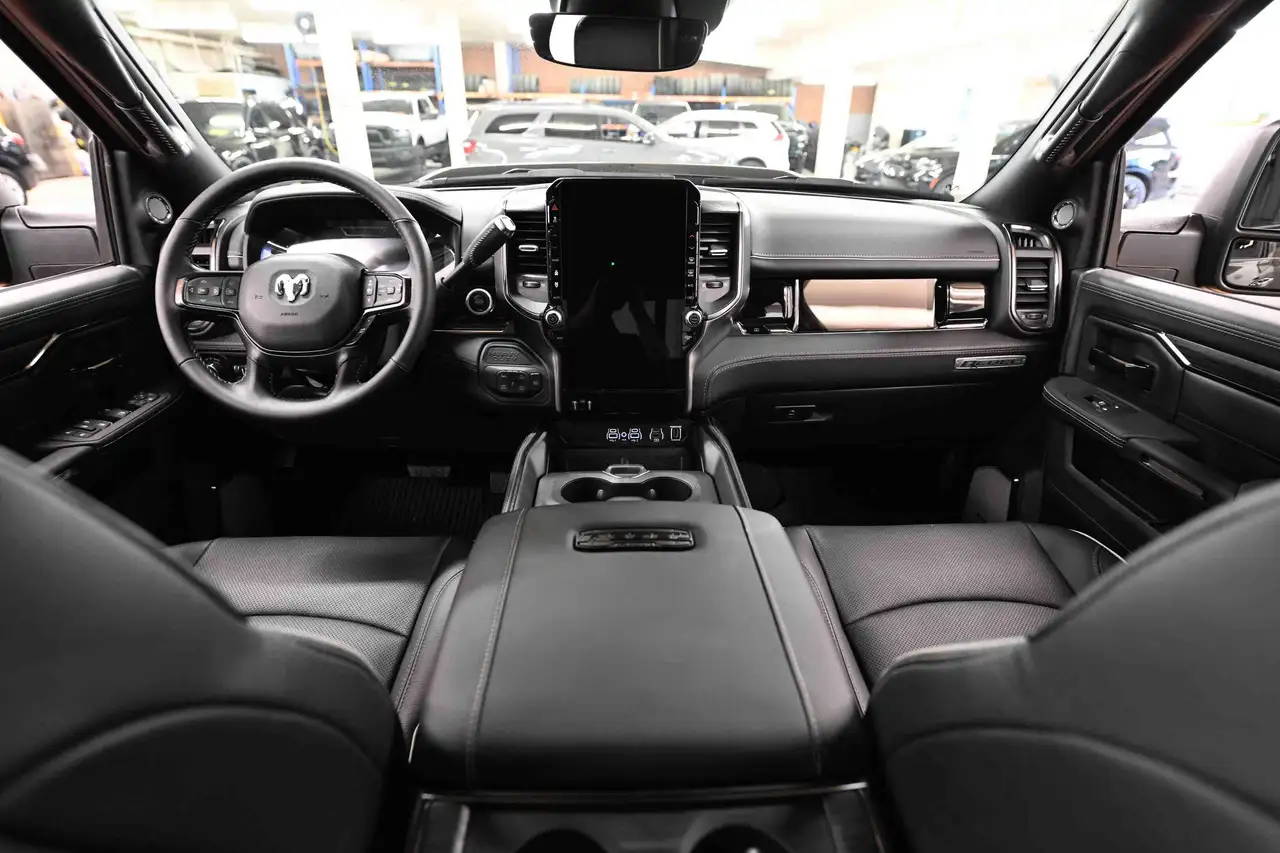 RAM 2500 снимка RAM 2500
