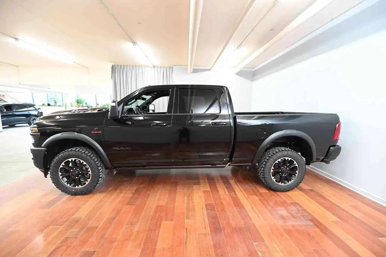 RAM 2500 снимка RAM 2500