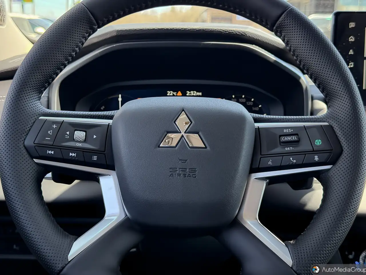 Mitsubishi Outlander снимка Mitsubishi Outlander
