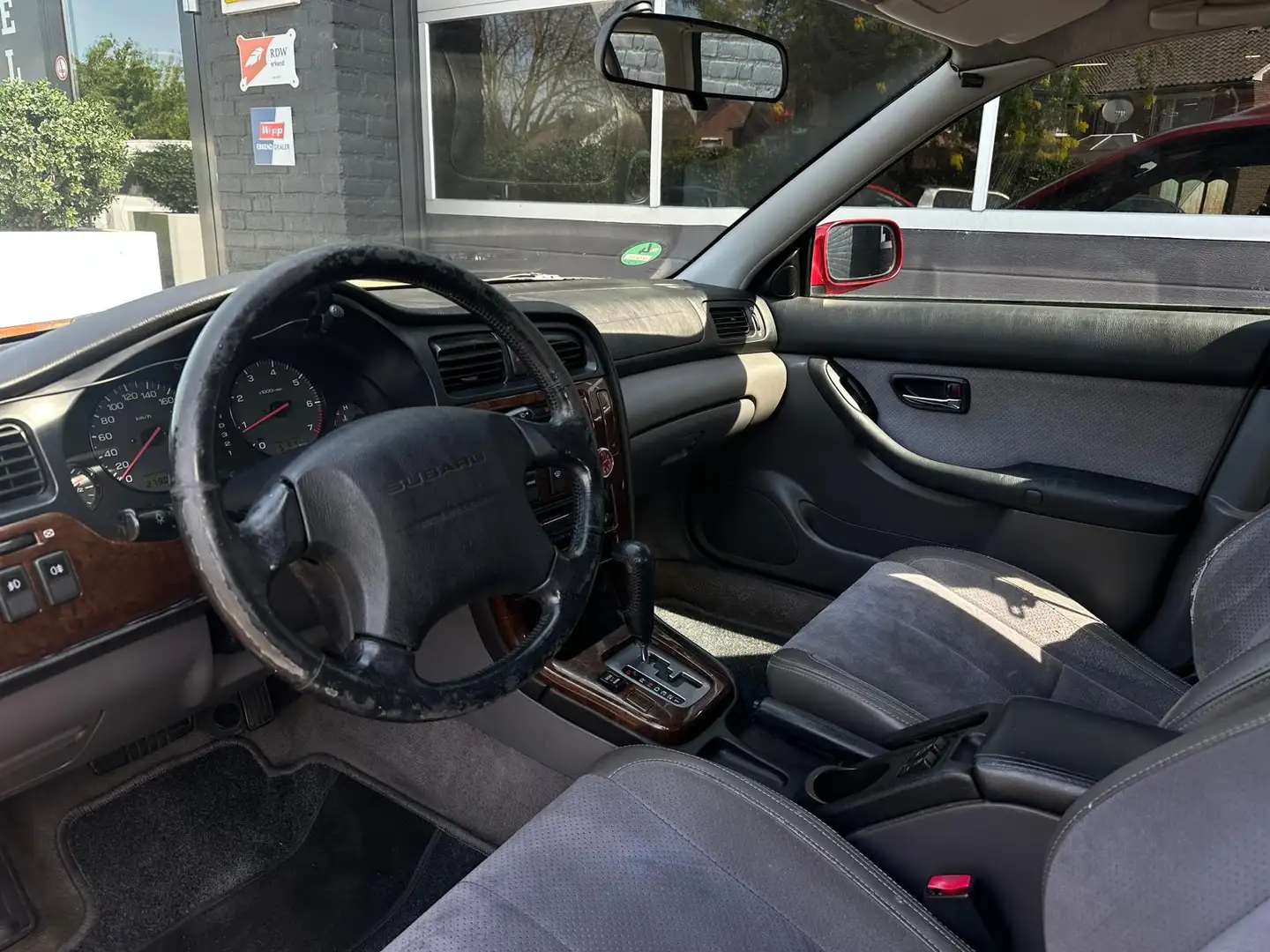 Subaru Legacy Outback 2.5 Outback AWD, Automaat, Airco, Pano, Ra Rot - 2
