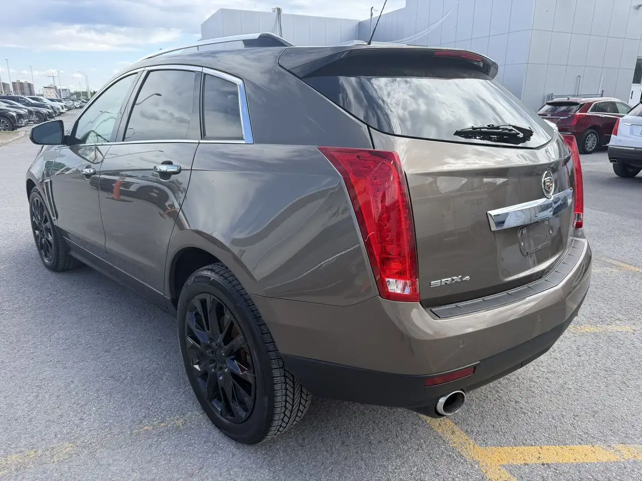 Cadillac SRX снимка Cadillac SRX