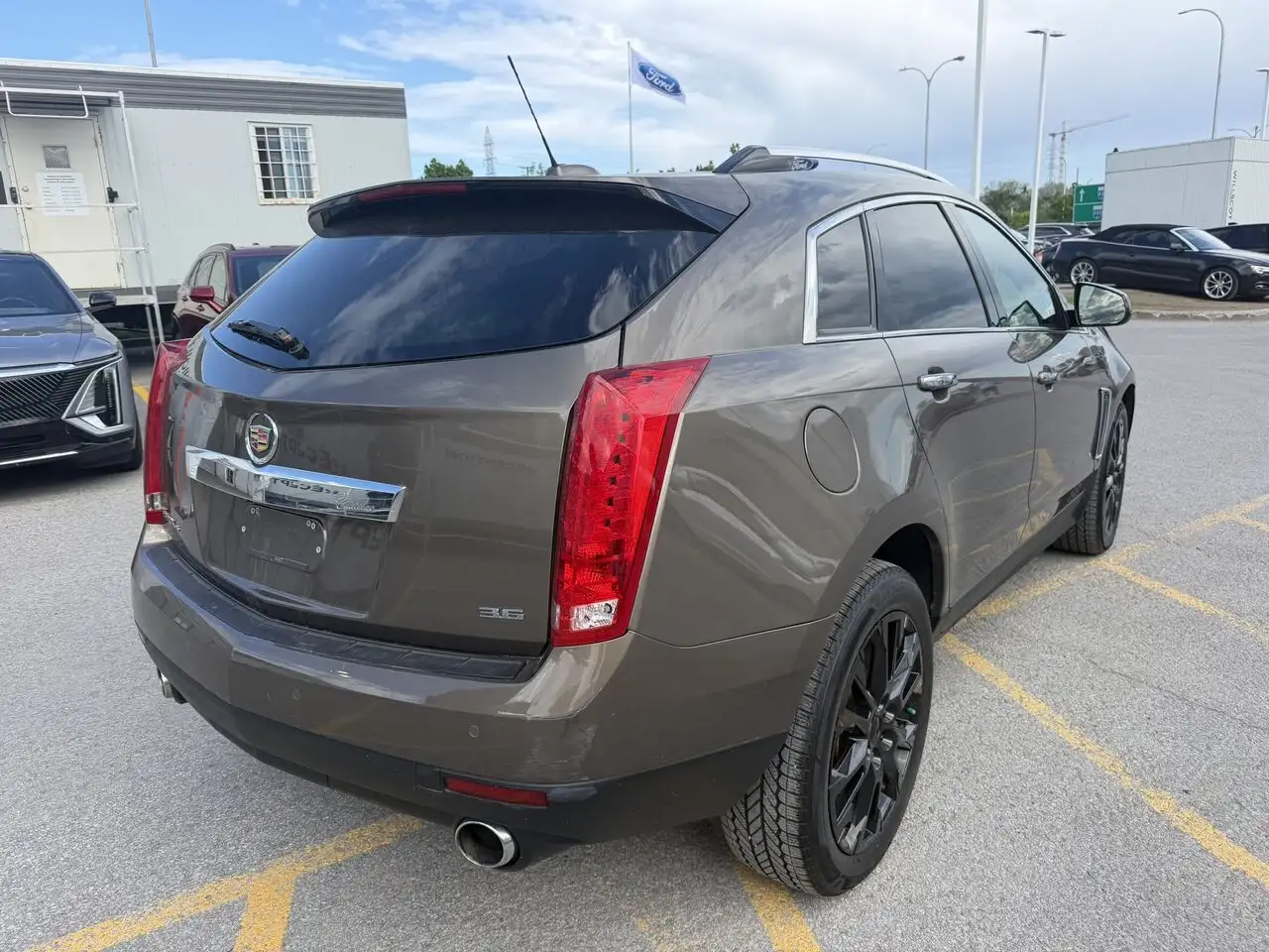 Cadillac SRX снимка Cadillac SRX