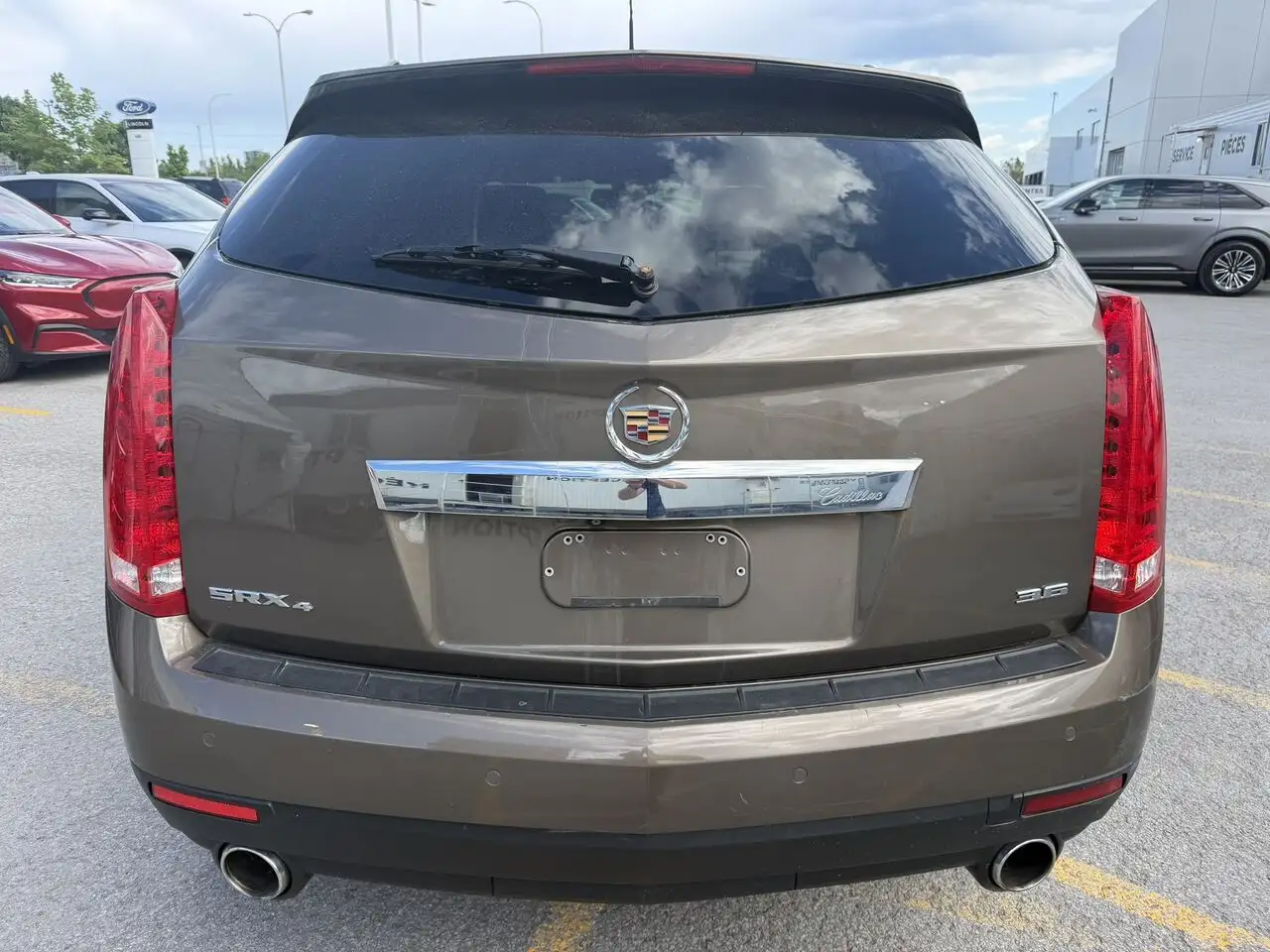 Cadillac SRX снимка Cadillac SRX