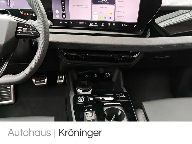Audi E-Tron view 14