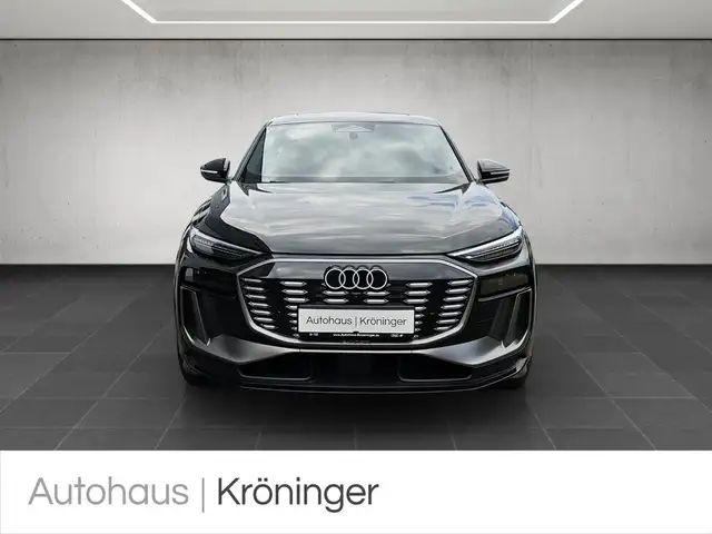 Audi E-Tron view 5
