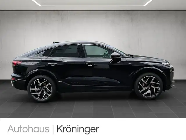 Audi E-Tron view 4