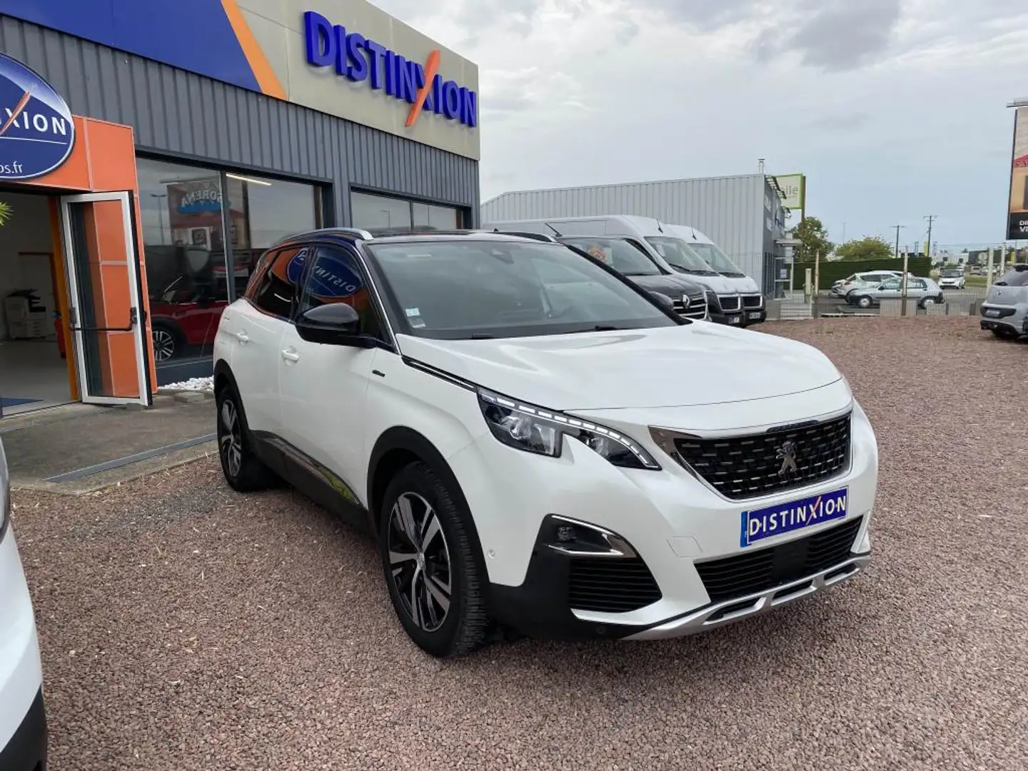 Peugeot 3008 1.2i PureTech 130 GT Line Blanc - 2
