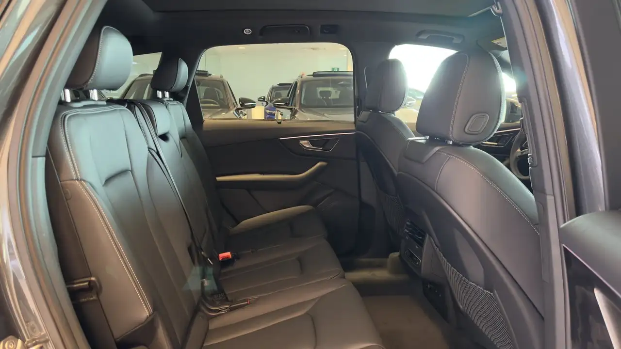 Audi Q7 снимка Audi Q7