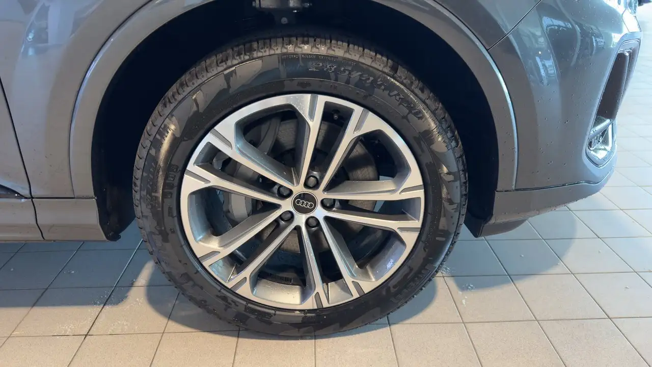 Audi Q7 снимка Audi Q7