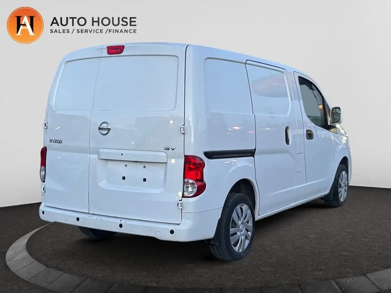 Nissan NV200 снимка Nissan NV200