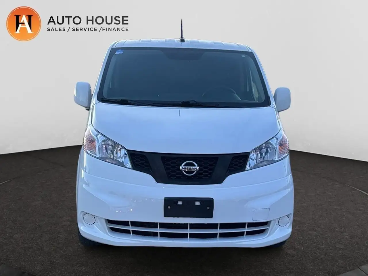 Nissan NV200 снимка Nissan NV200