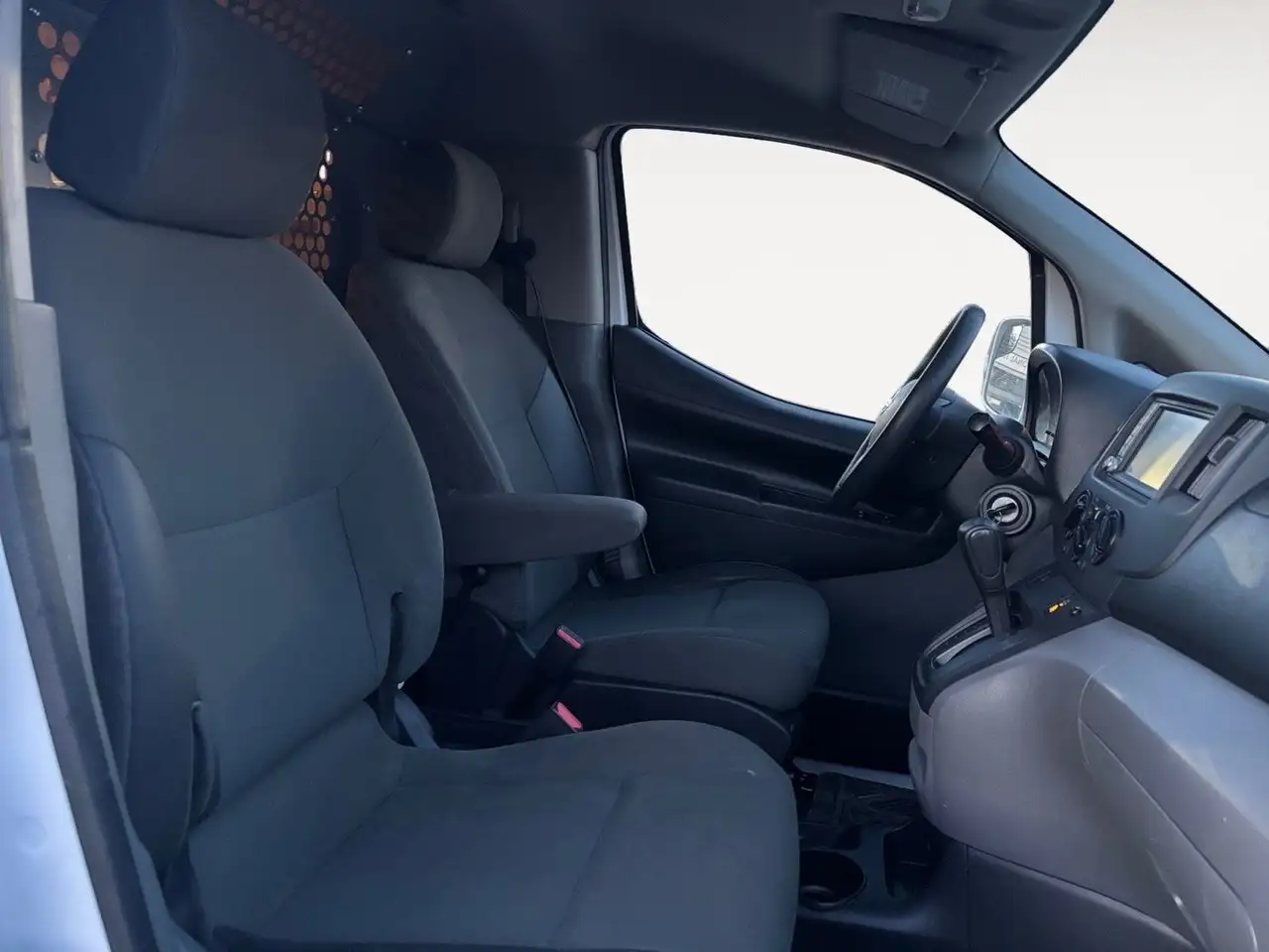 Nissan NV200 снимка Nissan NV200