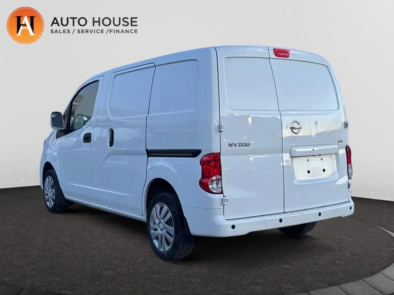 Nissan NV200 снимка Nissan NV200
