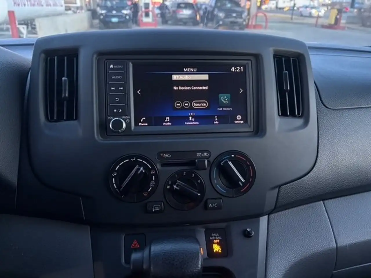 Nissan NV200 снимка Nissan NV200