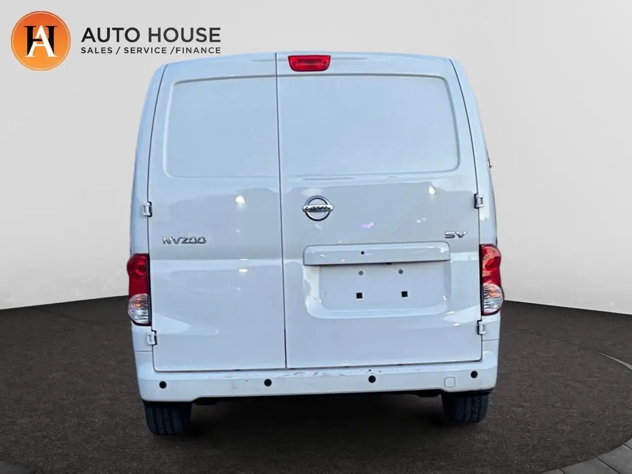 Nissan NV200 снимка Nissan NV200