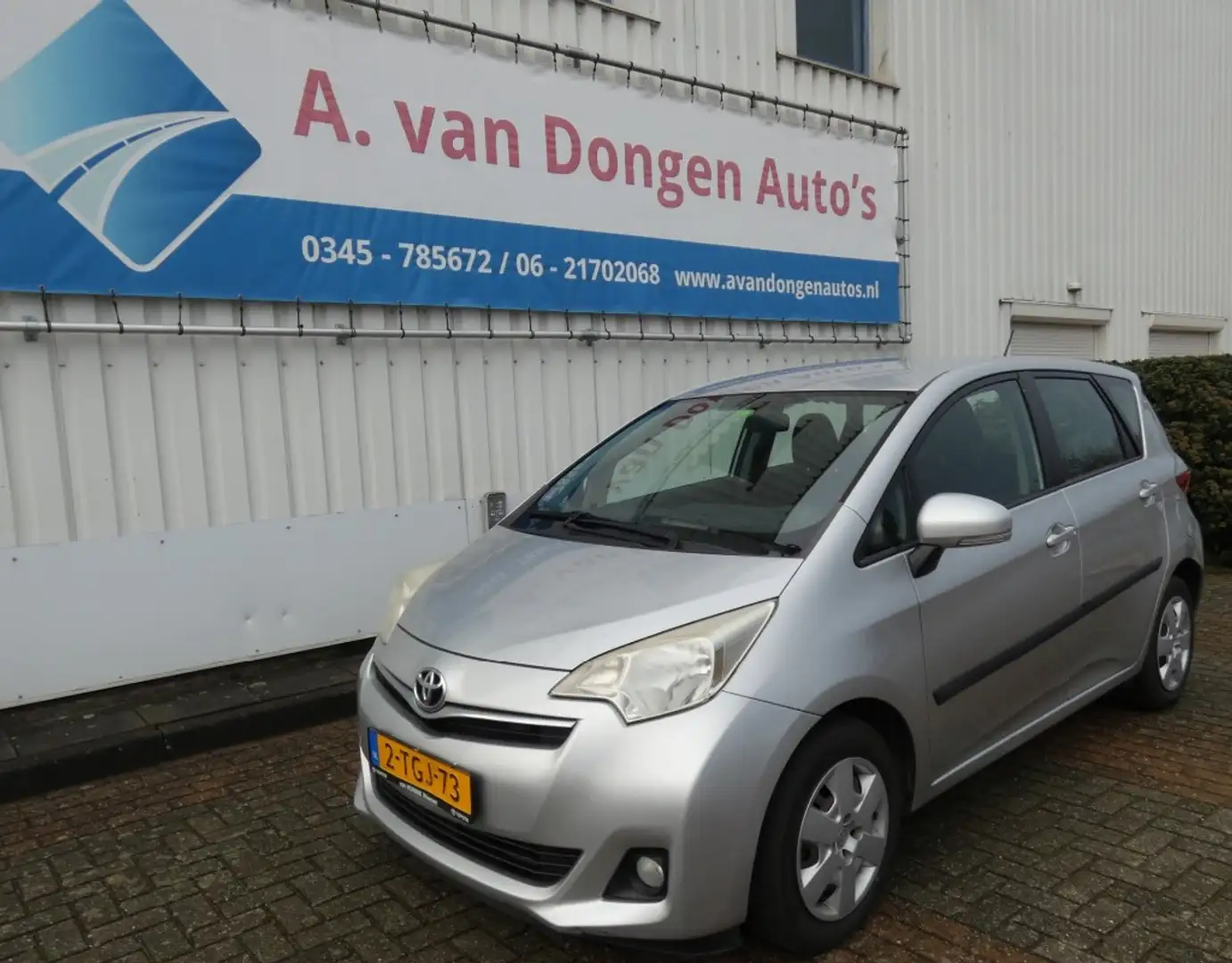 Toyota Verso-S 1.3 VVT-I ASPIRATION Automaat,Camera,Trhaak,APK 27 Gri - 2