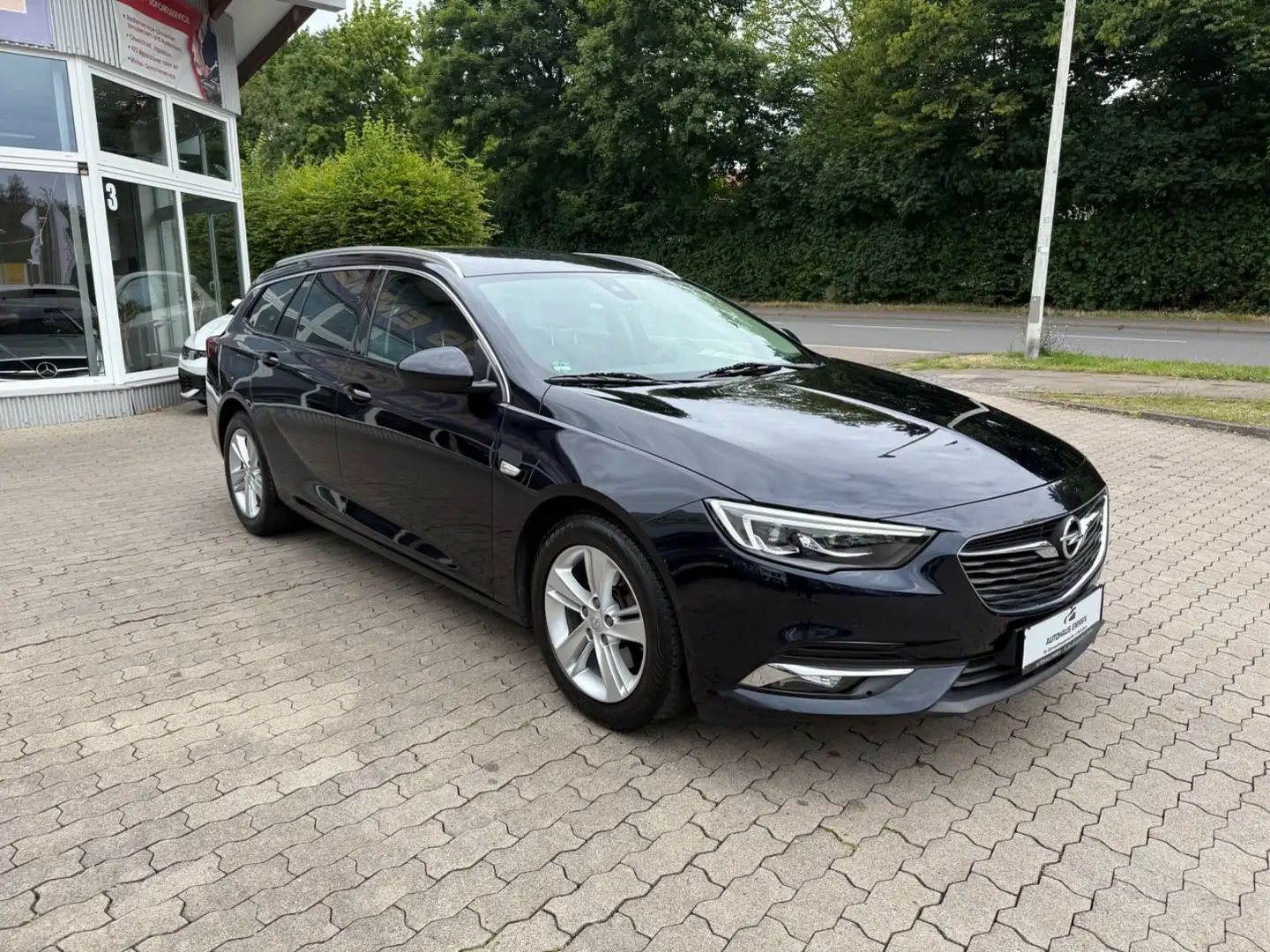 Opel Insignia B Sports Tourer Business Innovation Bleu - 2