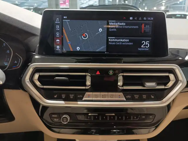 BMW X3 view 12
