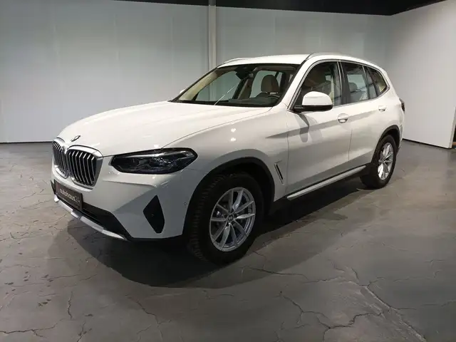 BMW X3 view 3