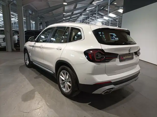 BMW X3 view 4