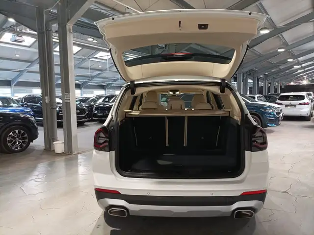 BMW X3 view 6
