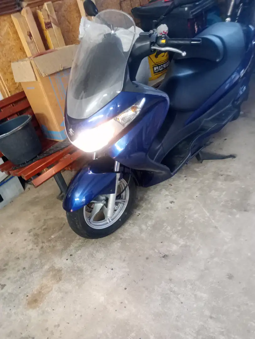 Suzuki Burgman 200 Burgmann UH 200 Azul - 1