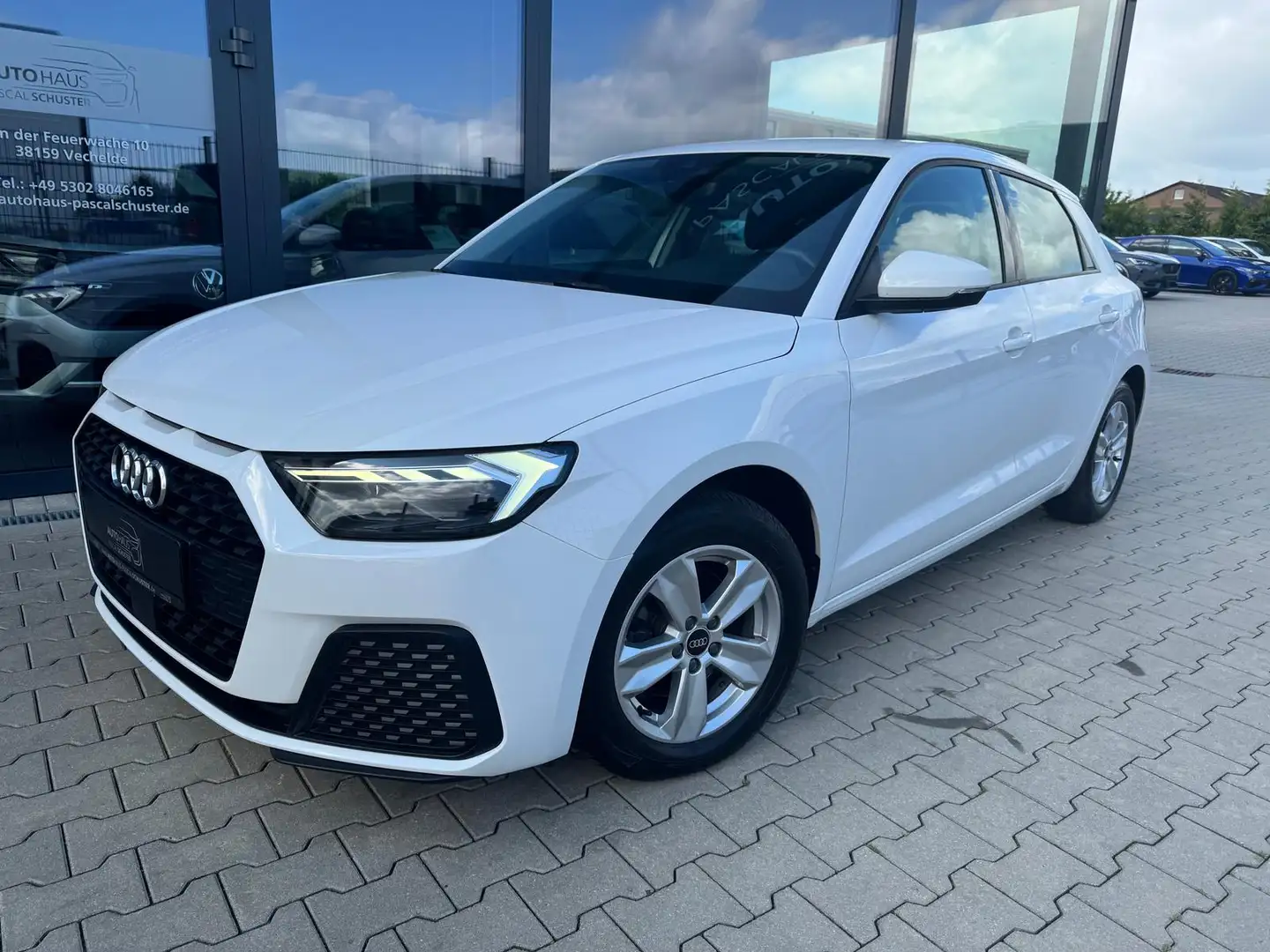 Audi A1 30 TFSI S-tronic/LED/VIRTUAL/PDC/SITZHEIZUNG Weiß - 2