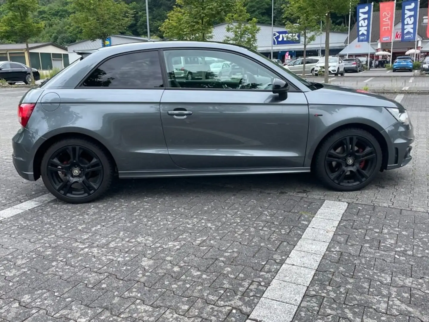 Audi A1 A1 1,6 TDI AmbitionAmbition Grau - 1