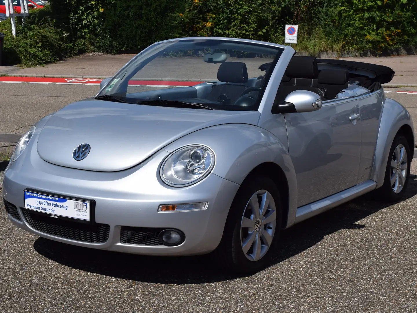 Volkswagen Beetle 2.0 United siva - 1