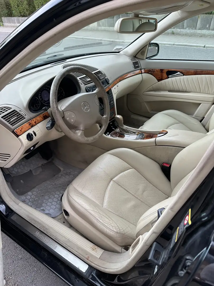 Mercedes-Benz E 220 Elegance 170 ps Schwarz - 2