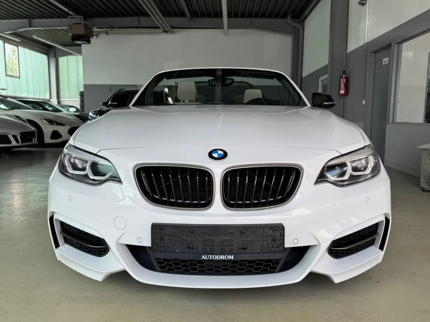 BMW 240 +Deutsches Fahrzeug+Unfallfrei+DAB+Kamera Білий - 2