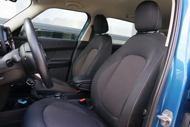 MINI Countryman view 4
