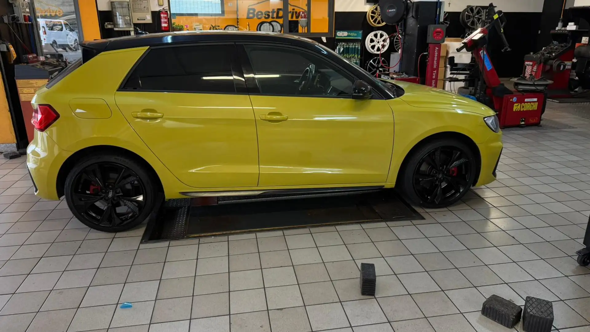 Audi A1 40 2.0 tfsi S Line -GARANZIA -PREZZO REALE Jaune - 2