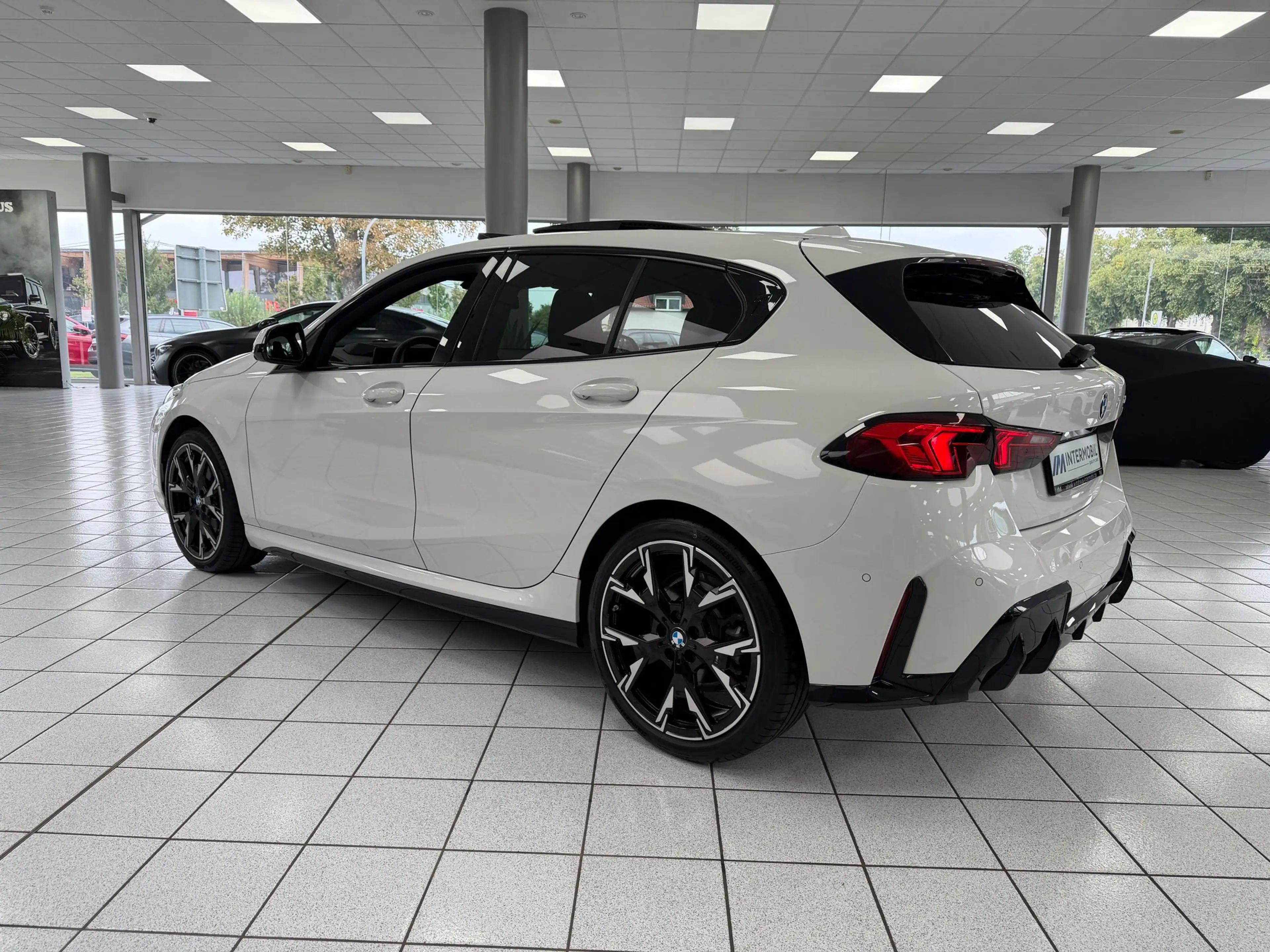 BMW 120 d M-Sport PANO*HUD*H K*MEMORY*360°*Iconic* — photo 6