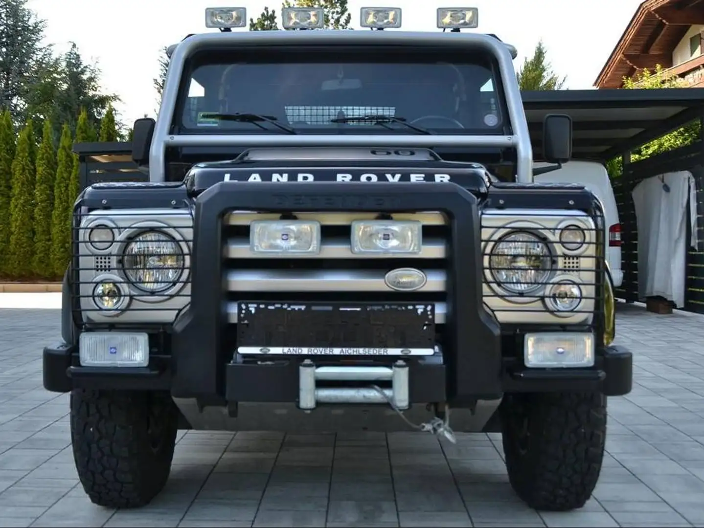 Land Rover Defender 60 YEARS SVX 90 SOFT TOP LIMITED EDITION Schwarz - 2