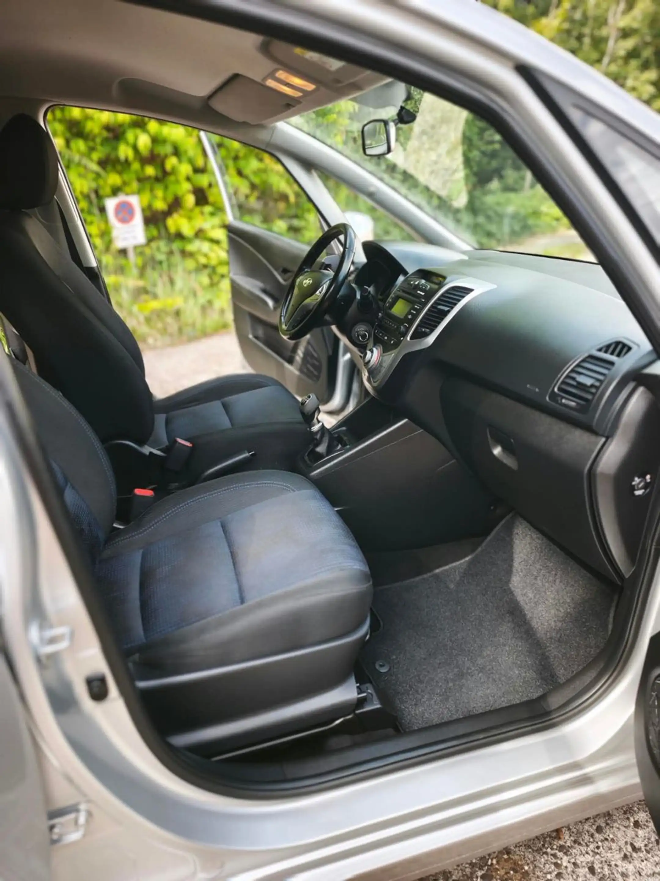 Hyundai iX20 FIFA world Cup Edition — photo 5