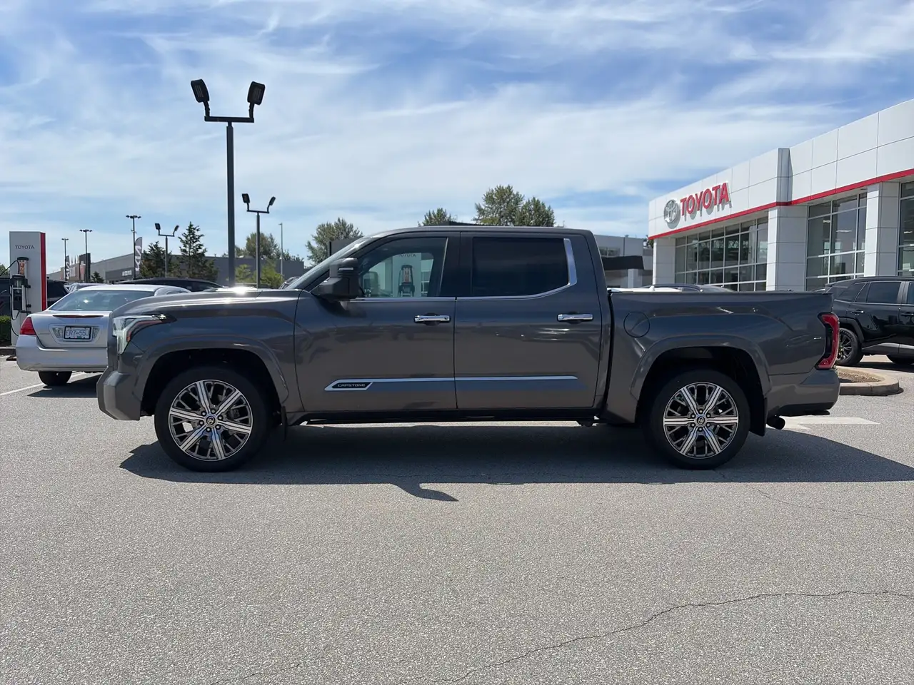 Toyota Tundra снимка Toyota Tundra