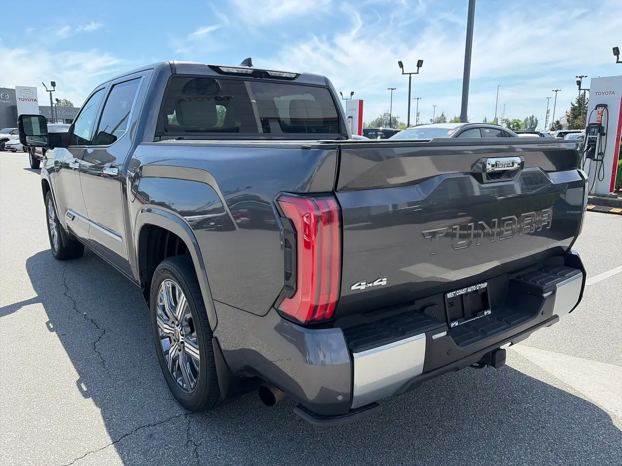 Toyota Tundra снимка Toyota Tundra