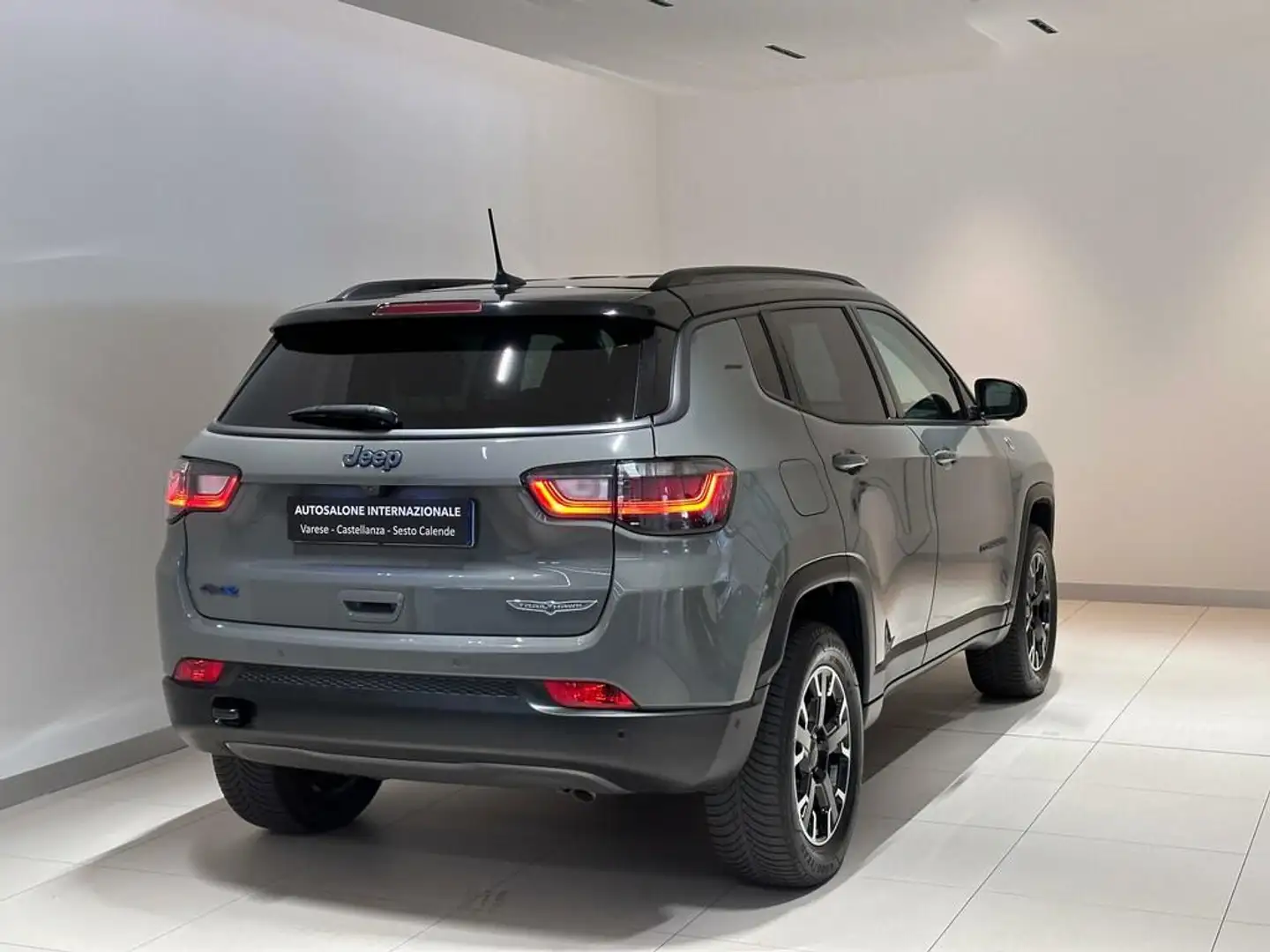 Jeep Compass 1.3 turbo t4 phev Trailhawk 4xe auto Grijs - 2