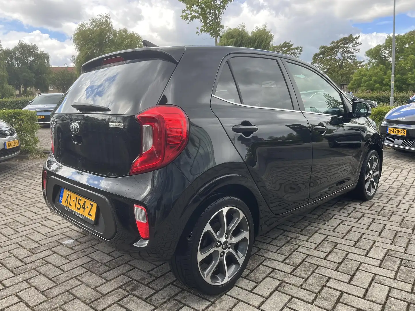 Kia Picanto 1.0 CVVT Design Edition Navigatie|Lmv Zwart - 2